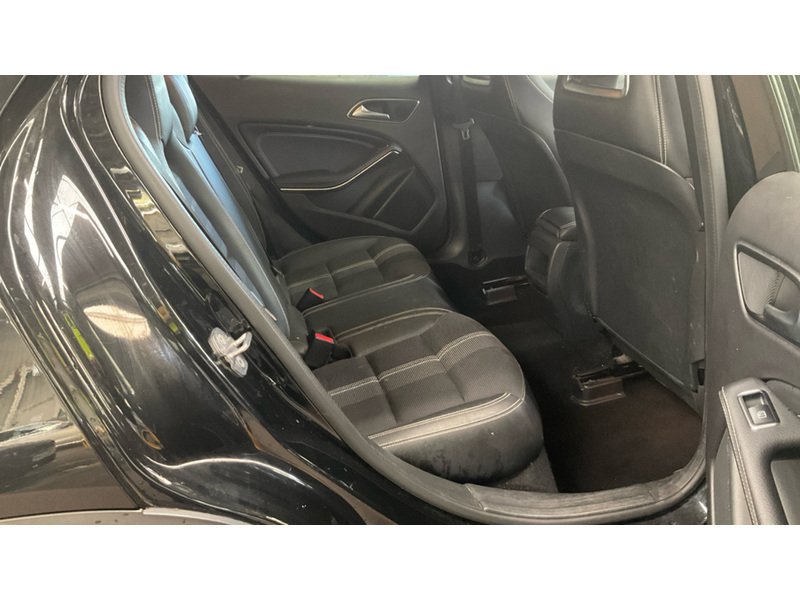 Mercedes-Benz GLA GLA180 Urban Edition - U11342