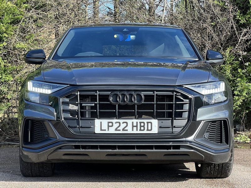 Audi Q8 TFSI V6 Black Edition - U11344