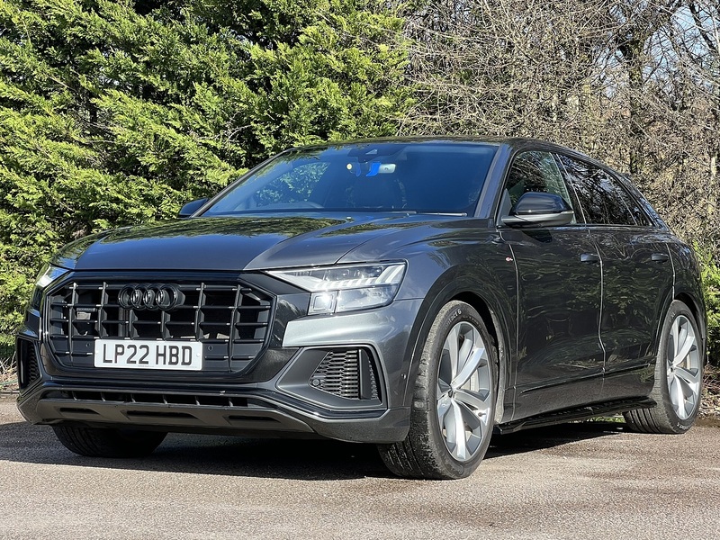 Audi Q8 TFSI V6 Black Edition - U11344