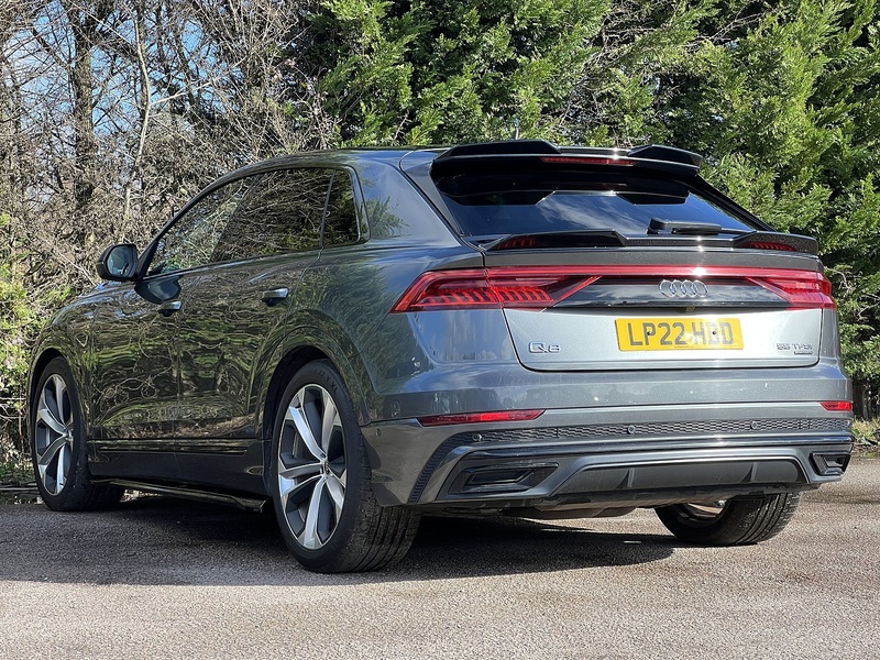 Audi Q8 TFSI V6 Black Edition - U11344