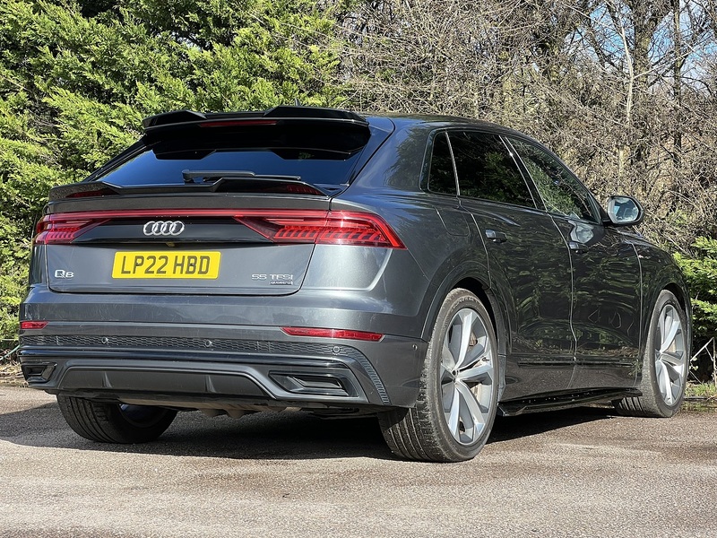 Audi Q8 TFSI V6 Black Edition - U11344