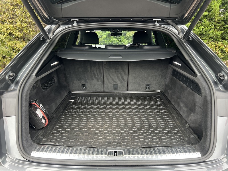 Audi Q8 TFSI V6 Black Edition - U11344