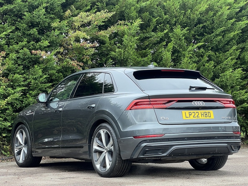Audi Q8 TFSI V6 Black Edition - U11344