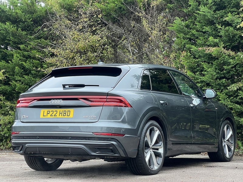 Audi Q8 TFSI V6 Black Edition - U11344