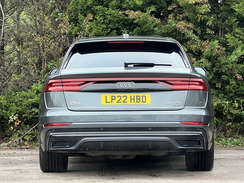 Audi Q8 TFSI V6 Black Edition - U11344