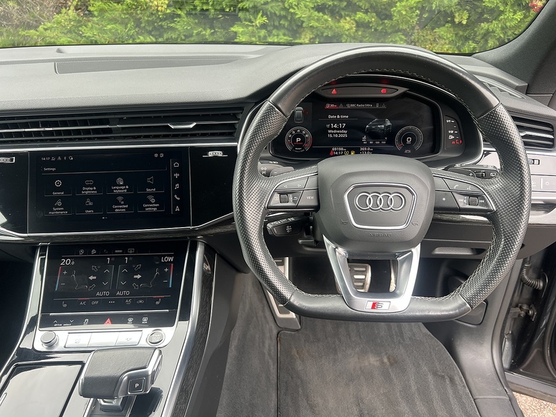 Audi Q8 TFSI V6 Black Edition - U11344