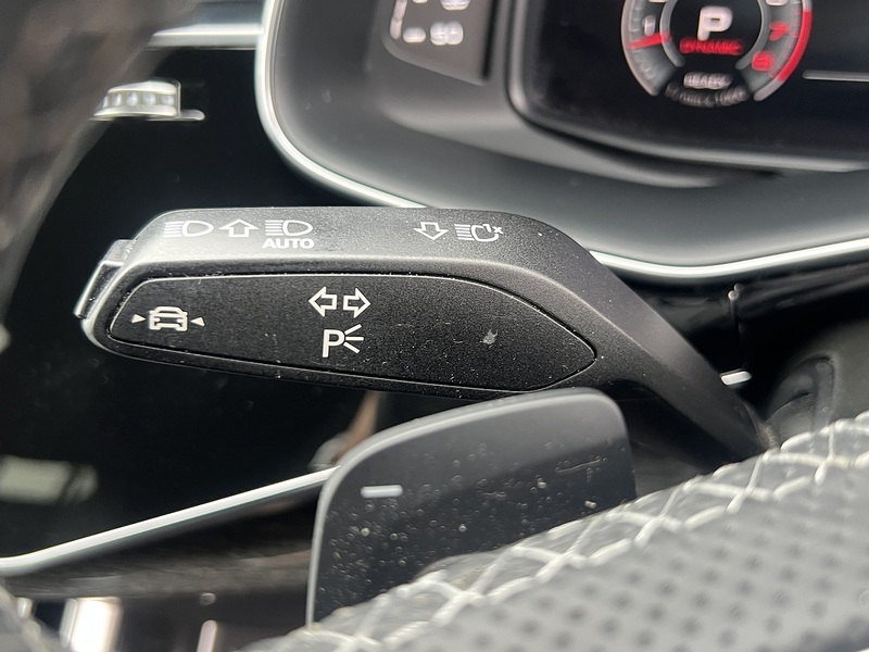 Audi Q8 TFSI V6 Black Edition - U11344