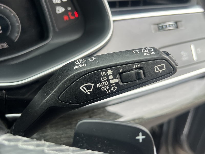 Audi Q8 TFSI V6 Black Edition - U11344