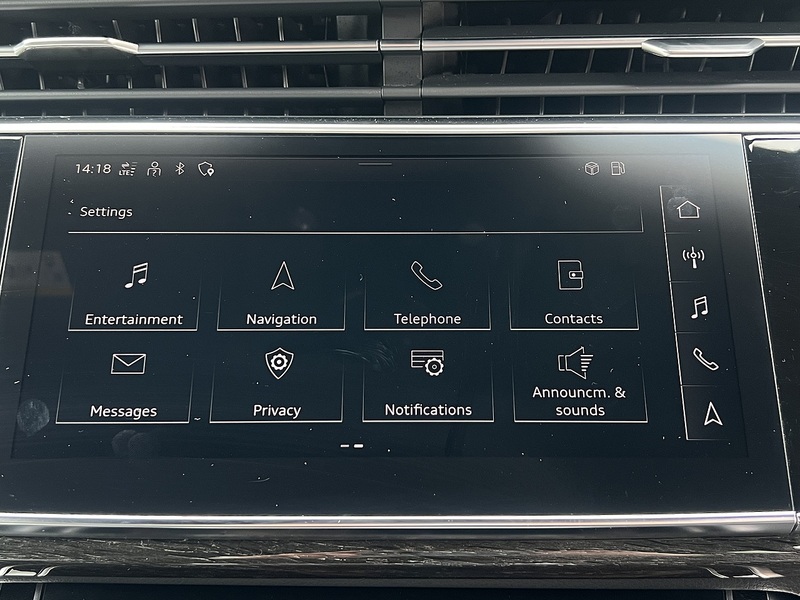 Audi Q8 TFSI V6 Black Edition - U11344