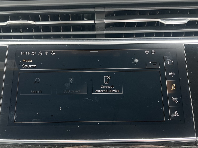 Audi Q8 TFSI V6 Black Edition - U11344