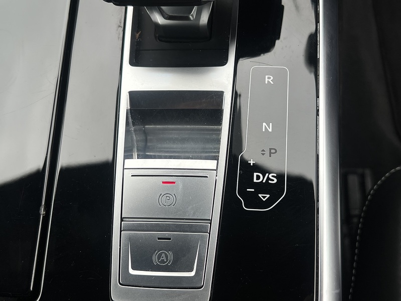 Audi Q8 TFSI V6 Black Edition - U11344