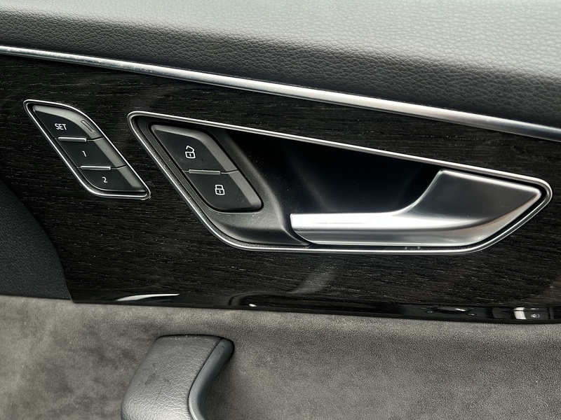 Audi Q8 TFSI V6 Black Edition - U11344