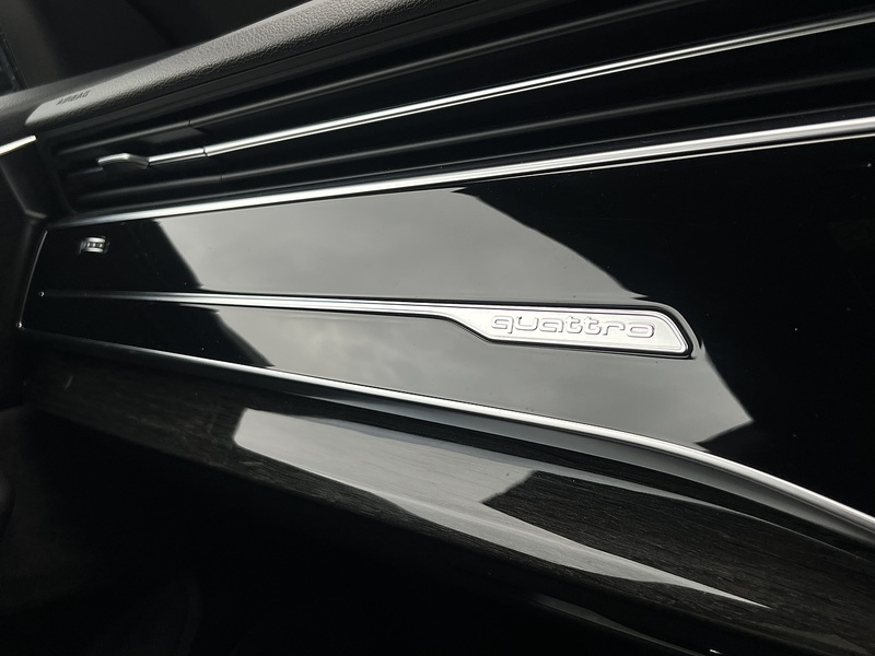 Audi Q8 TFSI V6 Black Edition - U11344