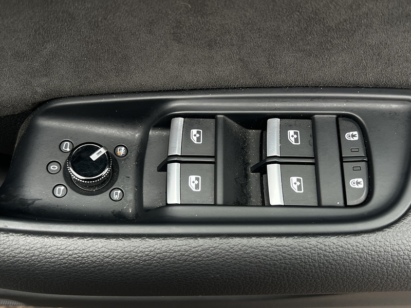 Audi Q8 TFSI V6 Black Edition - U11344