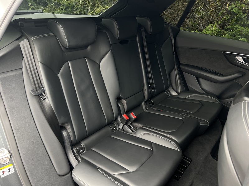 Audi Q8 TFSI V6 Black Edition - U11344