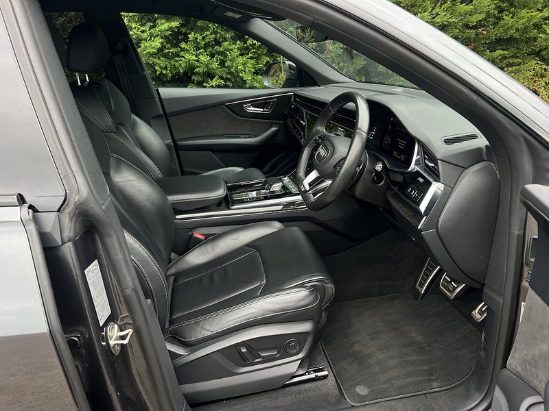 Audi Q8 TFSI V6 Black Edition - U11344