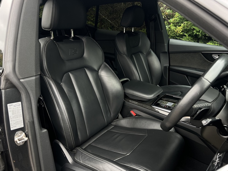 Audi Q8 TFSI V6 Black Edition - U11344