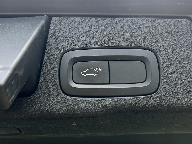 Volvo XC60 T5 Momentum - U11353