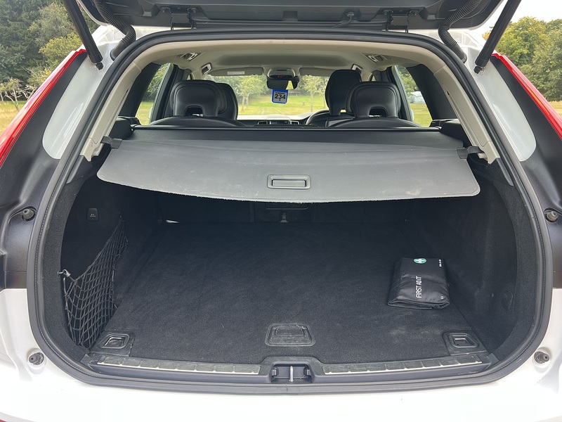 Volvo XC60 T5 Momentum - U11353