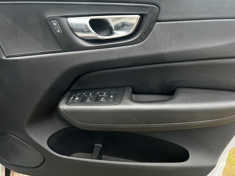 Volvo XC60 T5 Momentum - U11353