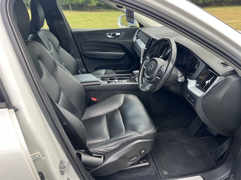 Volvo XC60 T5 Momentum - U11353