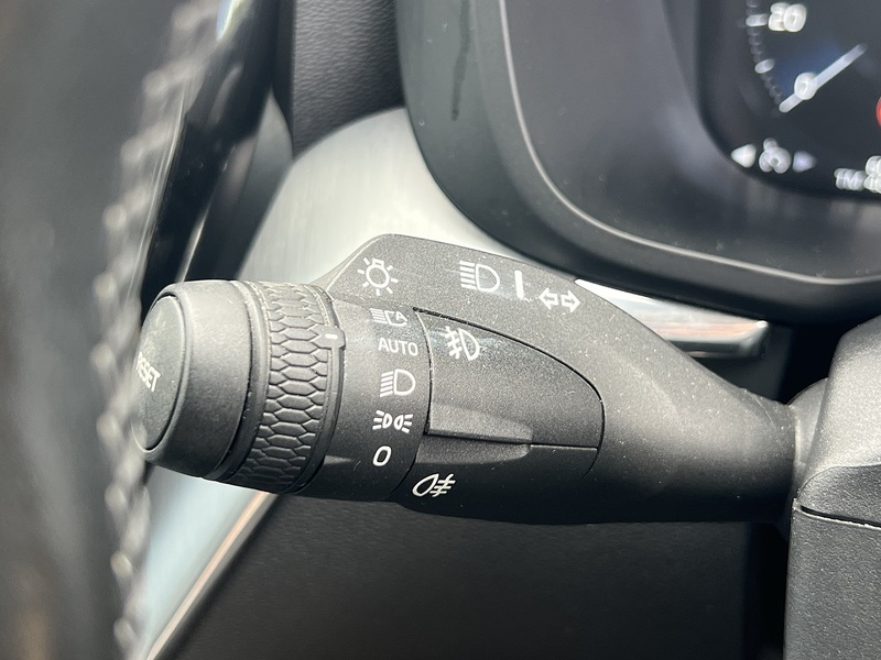 Volvo XC60 T5 Momentum - U11353