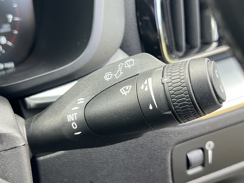 Volvo XC60 T5 Momentum - U11353