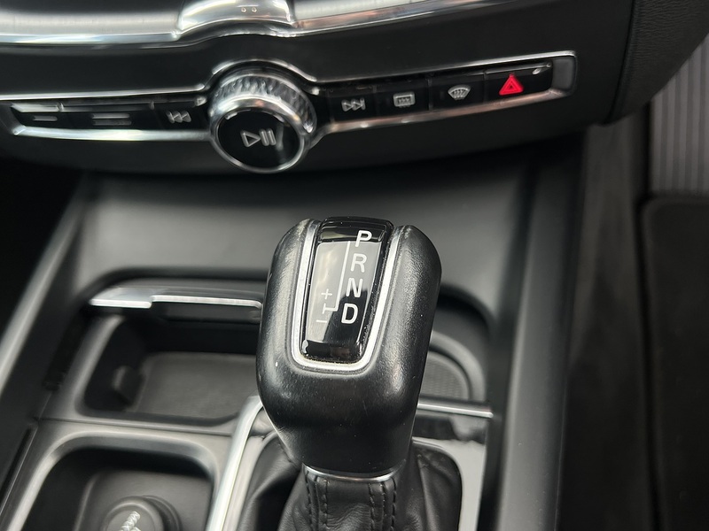 Volvo XC60 T5 Momentum - U11353
