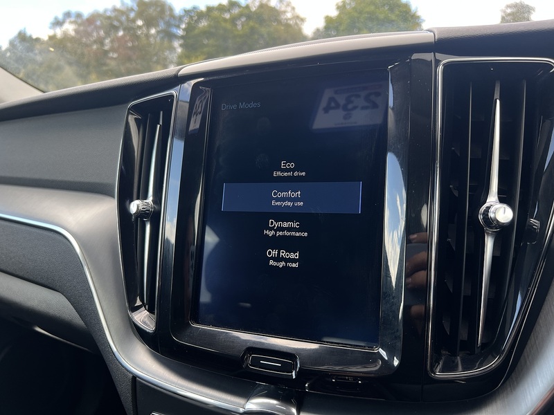Volvo XC60 T5 Momentum - U11353