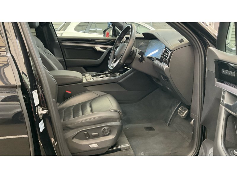 Volkswagen Touareg TSI V6 Black Edition - U11358