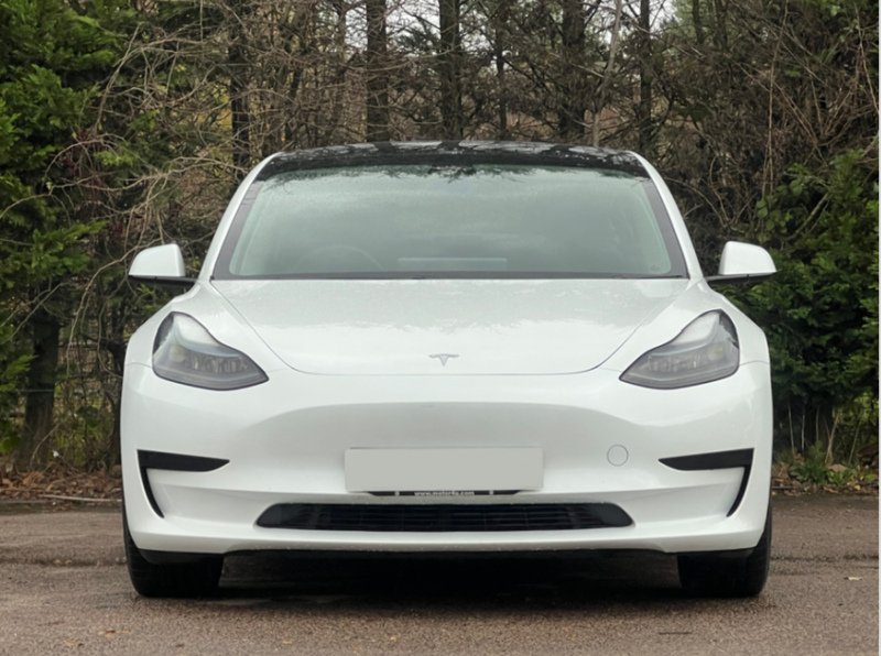 Tesla Model 3  - U11371