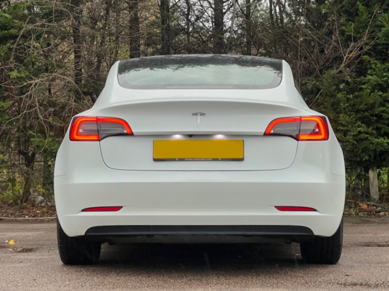 Tesla Model 3  - U11371