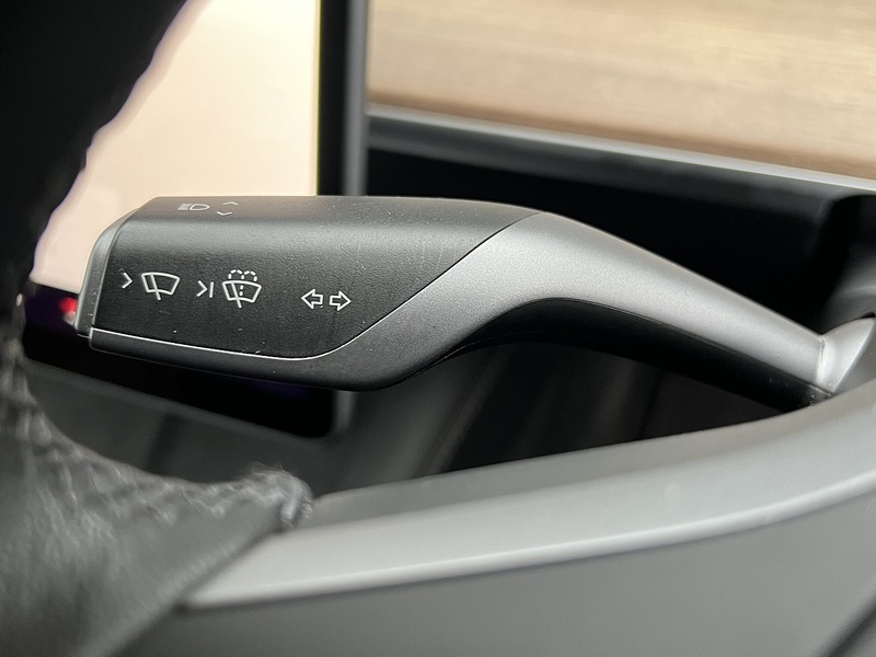 Tesla Model 3  - U11371