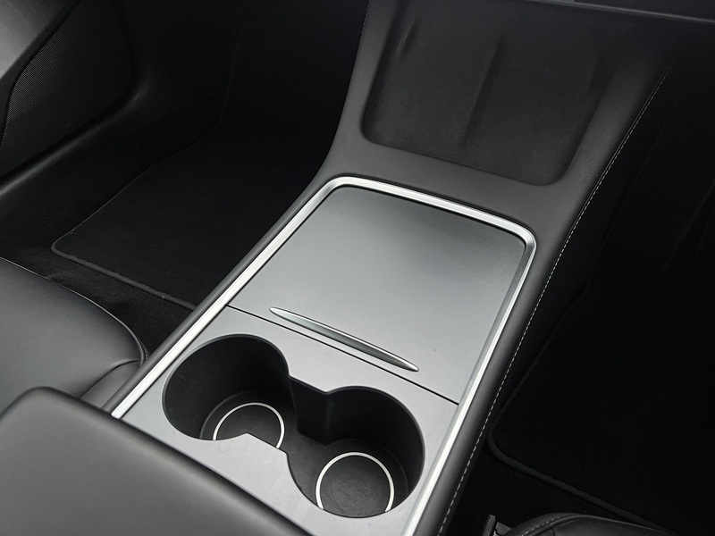 Tesla Model 3  - U11371