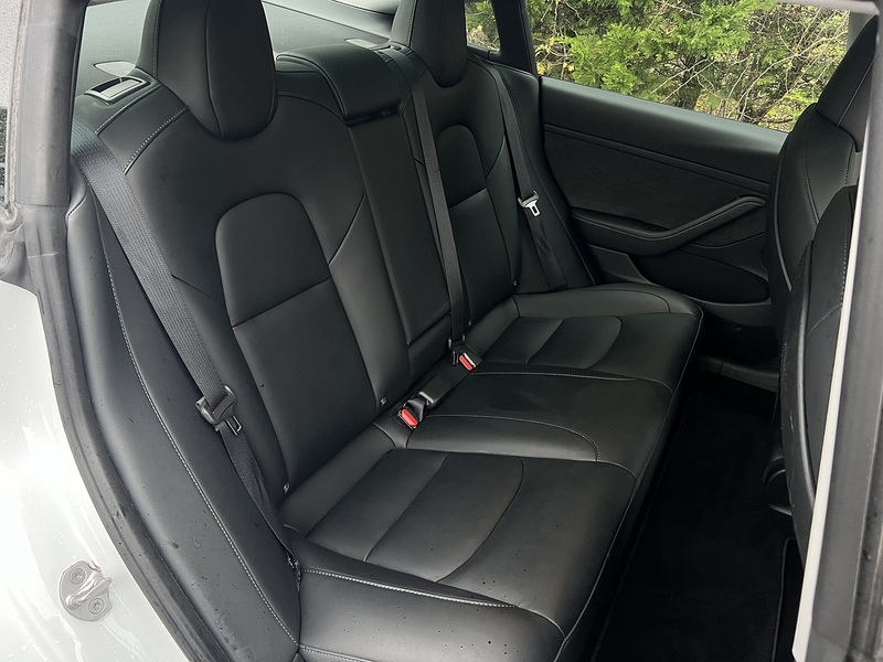 Tesla Model 3  - U11371