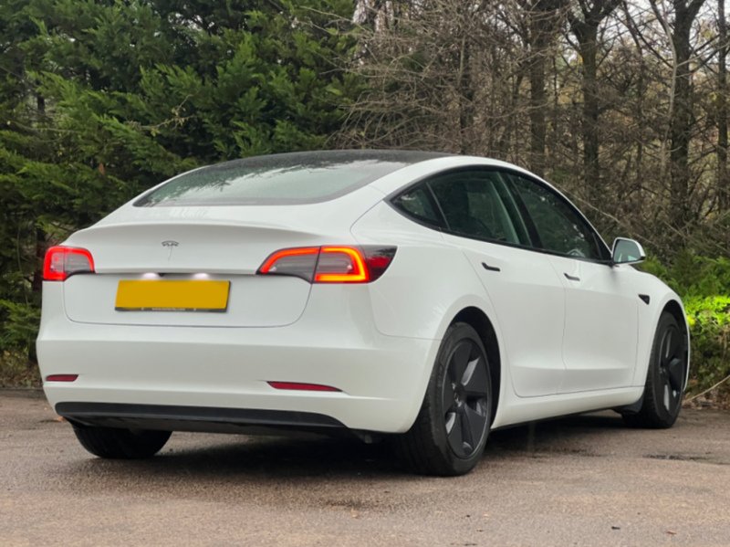 Tesla Model 3  - U11372