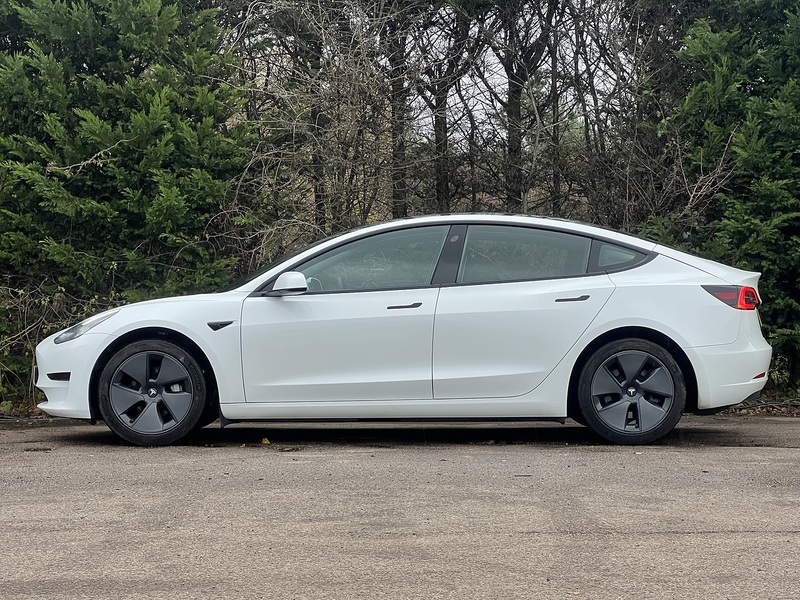 Tesla Model 3  - U11372
