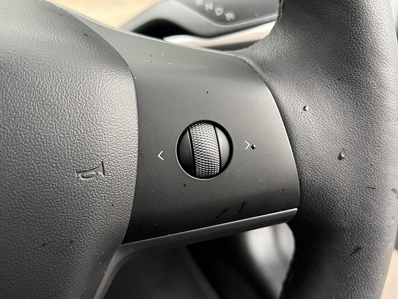 Tesla Model 3  - U11372