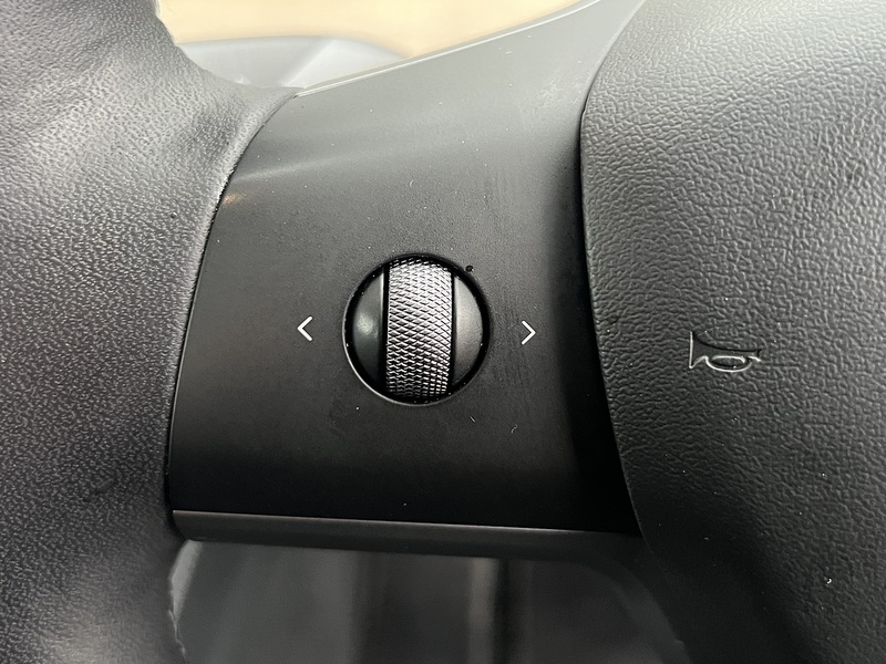 Tesla Model 3  - U11372