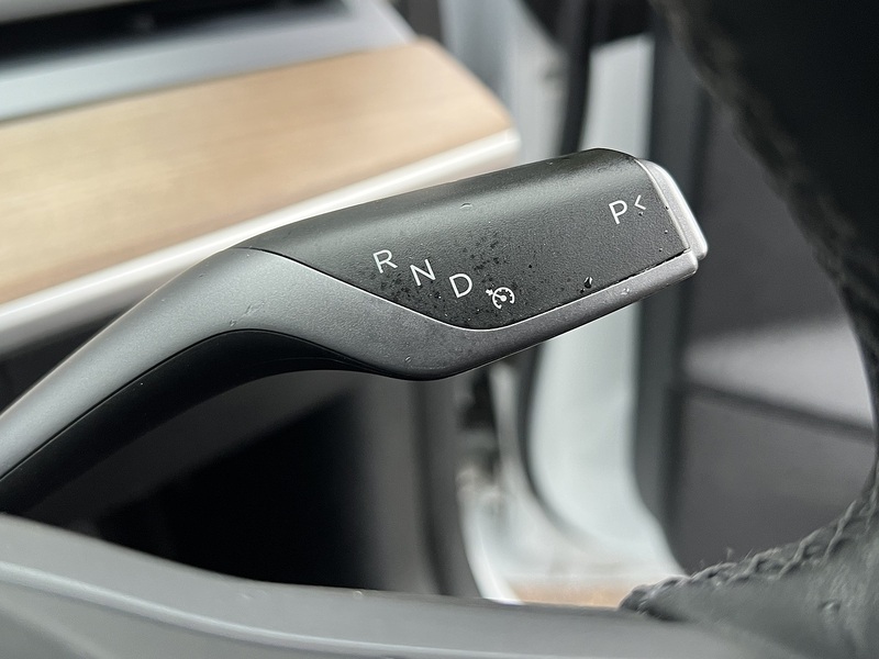 Tesla Model 3  - U11372