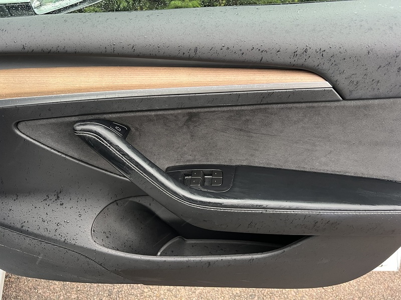 Tesla Model 3  - U11372