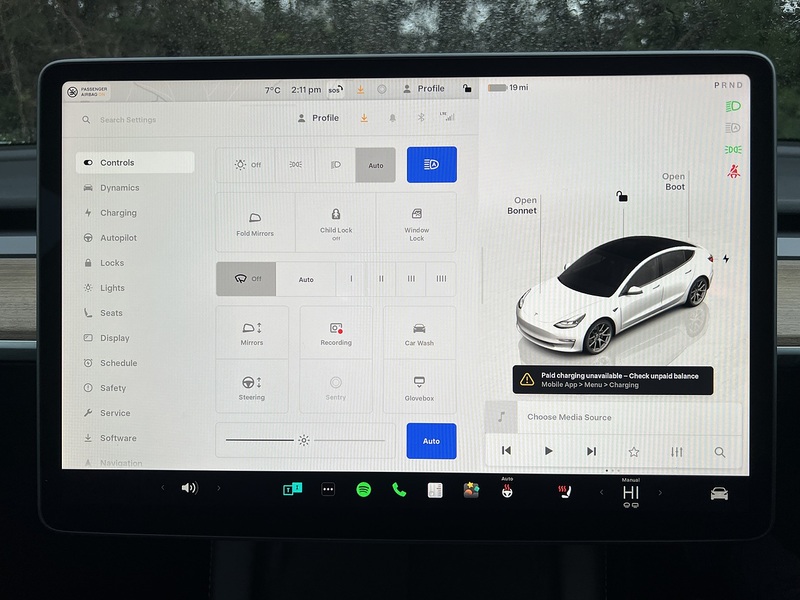 Tesla Model 3  - U11372
