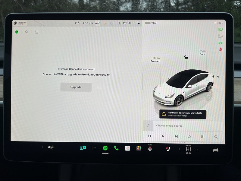 Tesla Model 3  - U11372