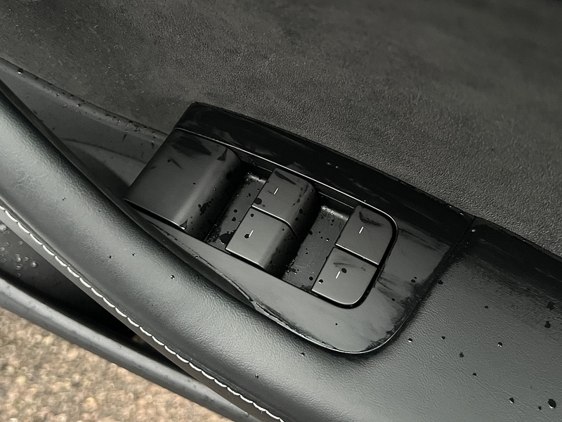 Tesla Model 3  - U11372