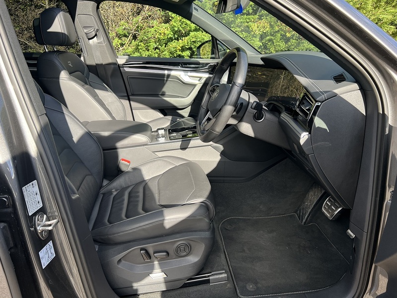 Volkswagen Touareg TSI V6 Black Edition - U11374