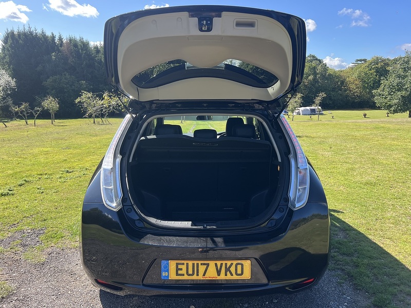 Nissan Leaf Tekna - U11376