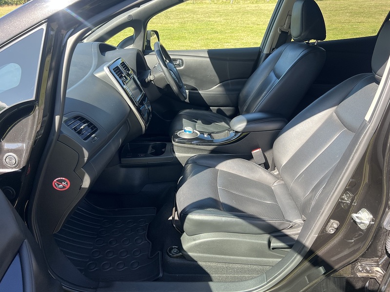 Nissan Leaf Tekna - U11376