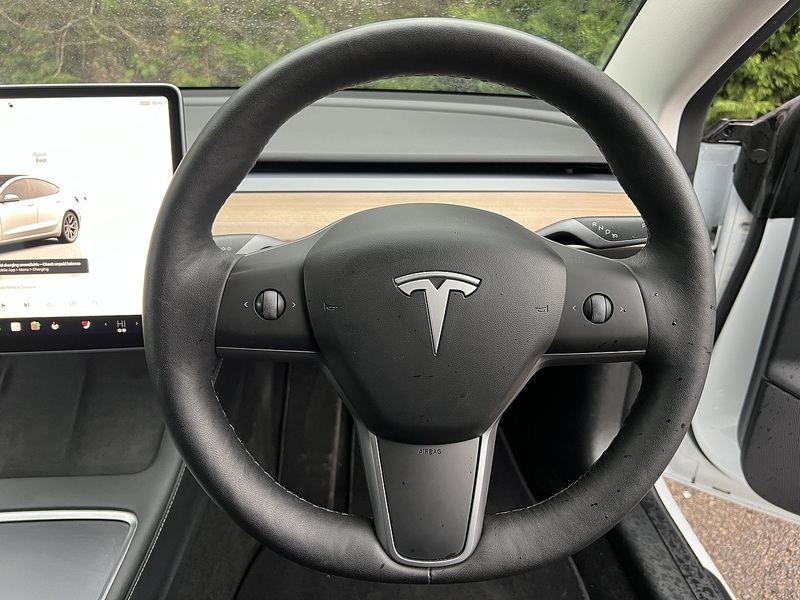 Tesla Model 3  - U11382