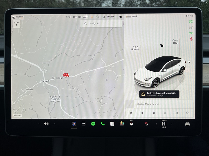 Tesla Model 3  - U11382