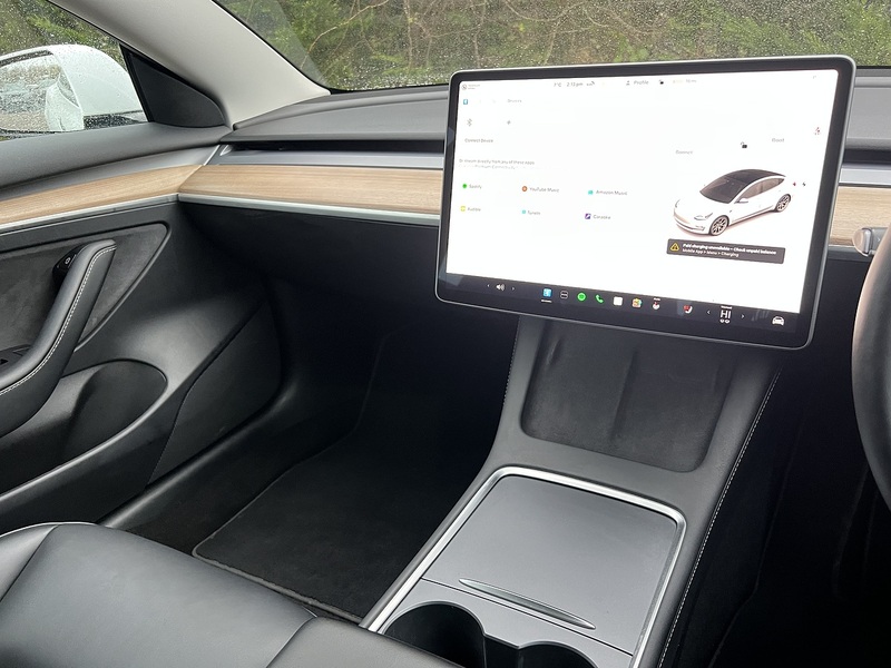 Tesla Model 3  - U11382